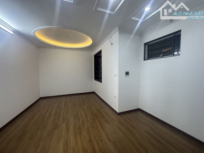 BÁN GẤP NHÀ KIM GIANG - NGÕ NÔNG - NHÀ ĐẸP - KHUNG BTCT - MẶT TIỀN RỘNG - ẢNH THẬT 100% - 3