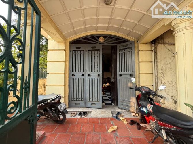 PHỐ KIM GIANG - LÔ GÓC HAI MẶT NGÕ - Ô TÔ TRÁNH - VỈA HÈ - KINH DOANH 77M² GIÁ 24.3 TỶ - 3