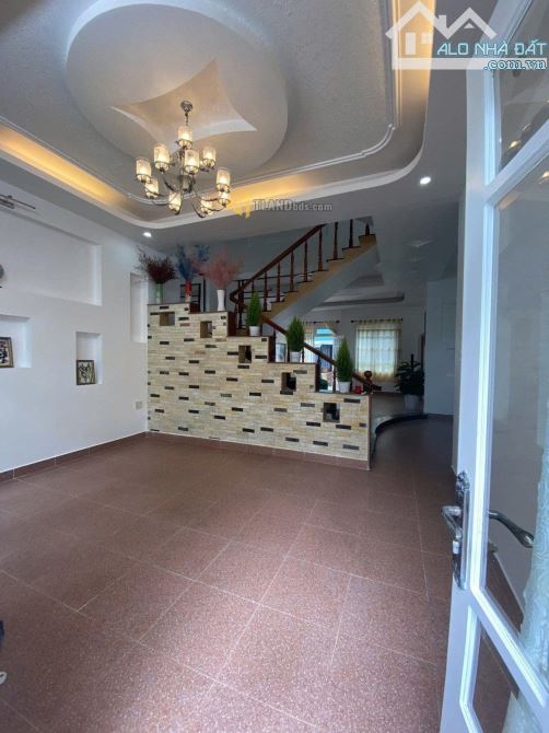 Villa ngay trung tâm cách chợ đêm chỉ 5ph đường ô tô Mạc Đĩnh Chi, P4 chỉ hơn 9 tỷ - 3