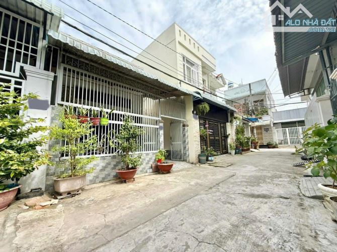 Chủ Ngộp Cần Bán nhanh Căn nhà Ở Bà Diểm 9 Hóc Môn Sổ Hồng Riêng 100m2 Giá 770triệu - 3