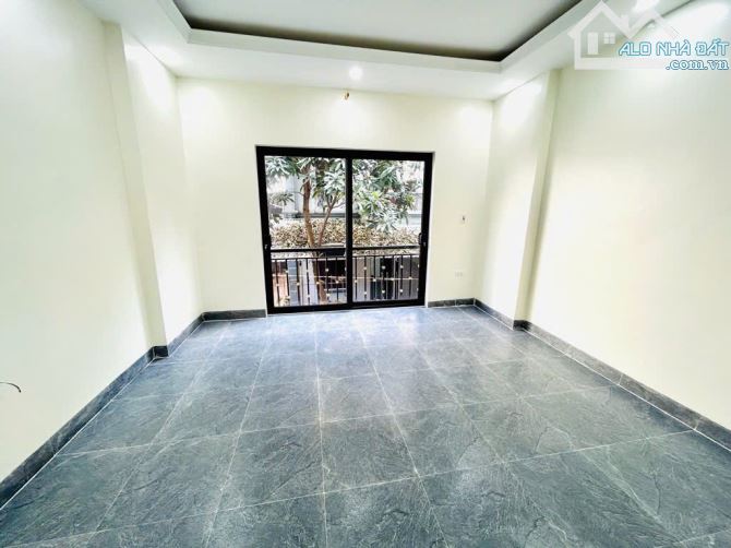 Bán nhà 5 tầng, 35m², Lĩnh Nam, Hoàng Mai, 6.85 tỷ, sổ đỏ, ô tô đỗ cửa qua nhà, gần - 3