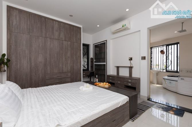 Cần tiền bán gấp biệt thự 3 tầng hồ bơi mới xây tâm huyết góc 2 mặt tiền bãi trước VT - 3