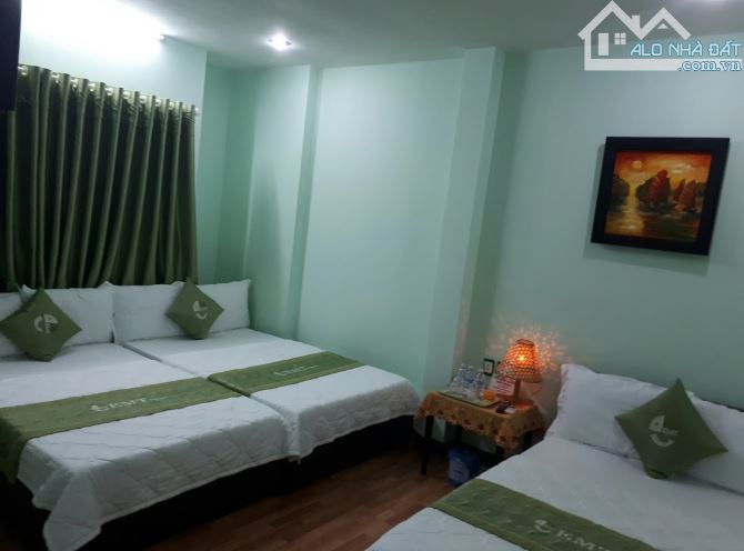 Cần bán căn homestay 2 mặt tiền Diện tích 294m2. 5 tầng, 21 phòng. Thu nhập thực tế trên 1 - 4