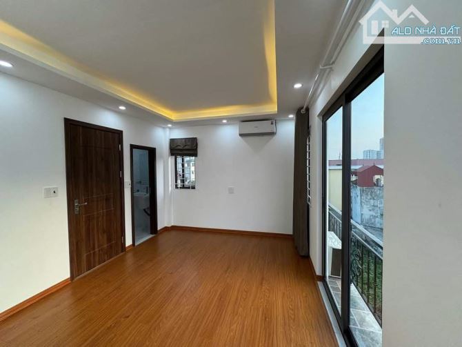 Siêu phẩm !! Nhà Hoàng Mai - Thang máy - Lô góc - Ngõ thông -  30/34m2,T2 X6T giá 7.45tỷ - 4