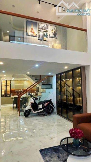 Hoà Hảo Quận 10, DT gần 50m2 5 tầng sân thượng, hẻm 6m ô tô 7 chỗ, cách MT 10m - 6