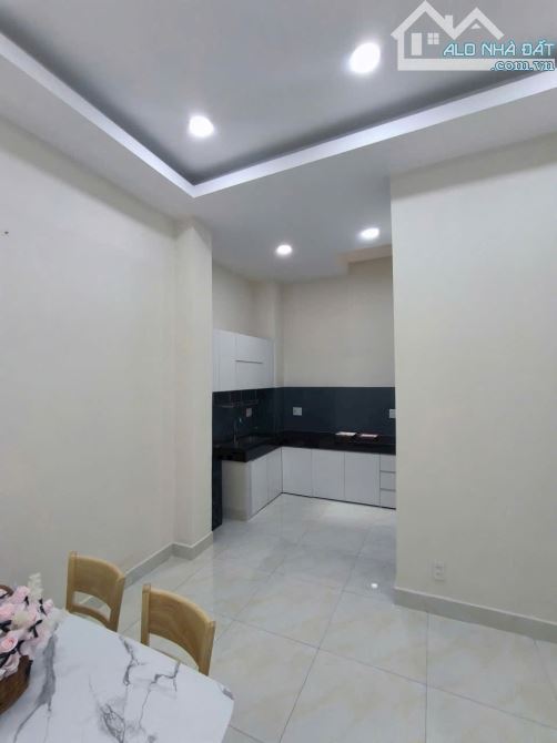 Bán nhà 3 tầng Vũ Tùng, ngay chợ Bà Chiểu, 50m2 chỉ 6.7 tỷ - 7