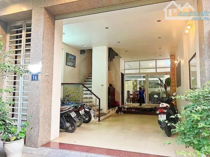 Bán nhà 4 tầng ngõ 10 phố Nguyễn Văn Huyên 82m2, mặt tiền 5.6m, 27.5 tỷ - 7