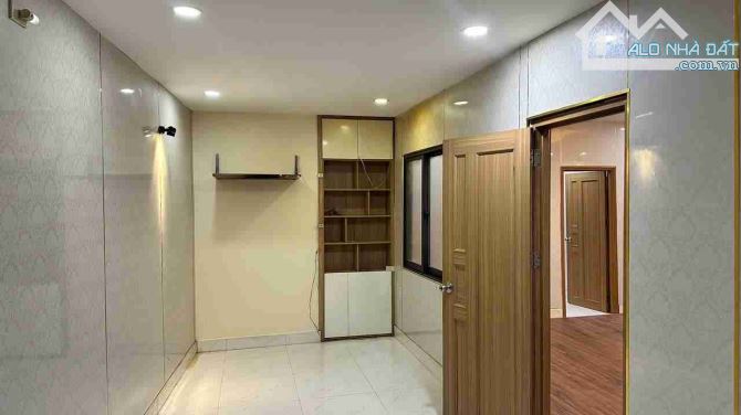 Bán gấp siêu phẩm nhà kiệt Lê Duẩn, phố mua bán kinh doanh sầm uất, 78m2 ngang 5,5m - 7