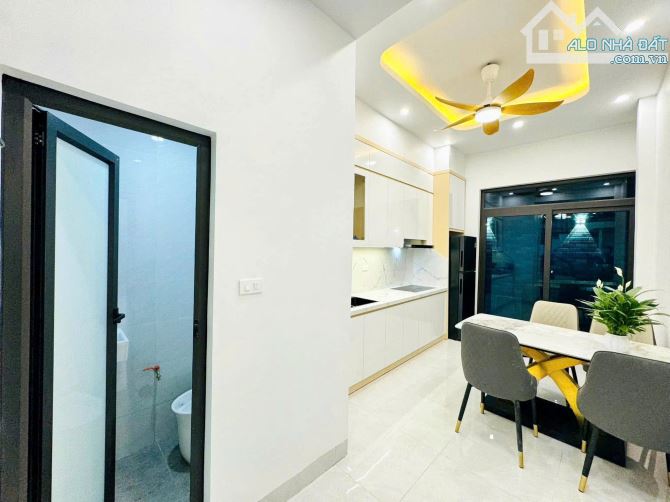 Hàng hiếm Nguyên Hồng 43m2, gần phố, full NT cao cấp, 2 mặt thoáng, view đài truyển hình - 9