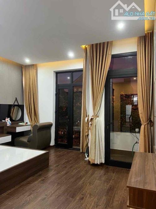 NHÀ 4 TẦNG XÂYTÂM HUYẾT - MT TRƯƠNG QUANG ĐƯỢC - 102M2 - ĐƯỜNG 10.5M - NHỈNH 9 TỶ