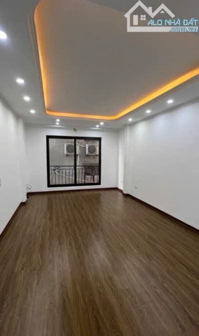 B.á.n nhà TRỊNH VĂN BÔ, 6 TẦNG, thang máy, ô tô, 35m2, sát ngã tư, sát đô thị