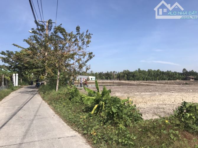242m2 1ty050 mặt tiền liên ấp 2-3,nhà bè.oto tận nơi,nền cao ráo..