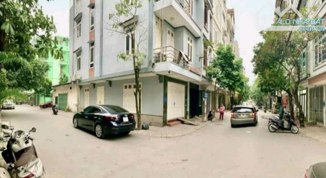 CẦN BÁN NHÀ PHÂN LÔ - TRUNG TÂM BA ĐÌNH - 50M² - Ô TÔ TRÁNH, CÓ GARA Ô TÔ - 16 TỶ HƠN