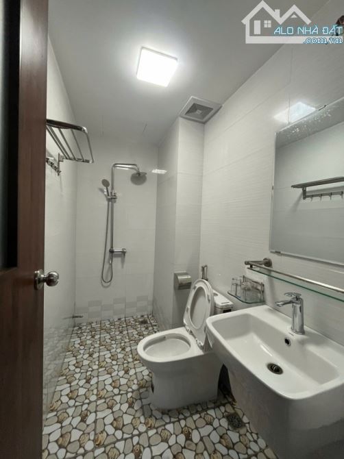 Bán Gấp Toà A5 Chung cư Học viện Quân Y 205 Phùng Hưng 71m2 T14 2PN 2WC Full Nội Thất View