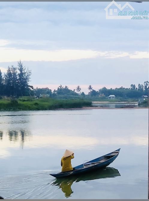 Biệt thự View Sông Thu bồn. hoàn toàn thổ cư. 265m2. ngang 10. tách sẵn 2 lô. sẵn sổ đỏ.