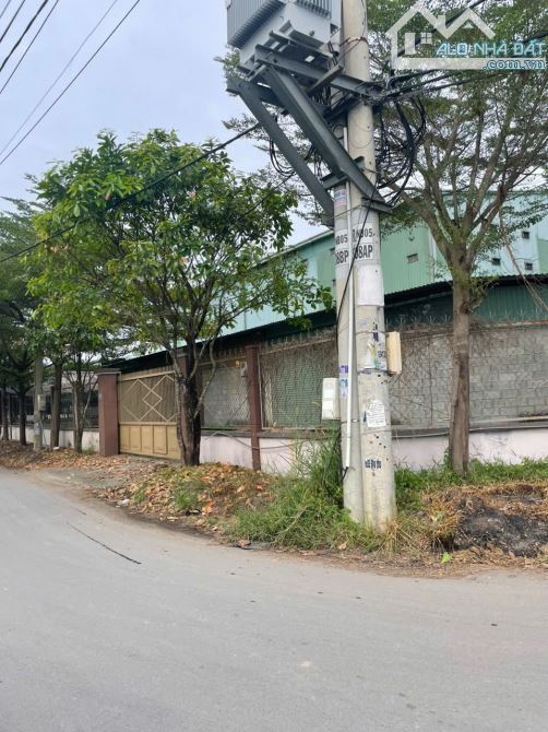 Bán nhà 2 mặt tiền 31x32m giá 19 tỷ Đường Nhị Bình 4, Hóc Môn