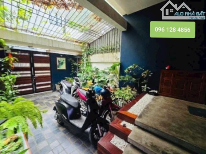 BÁN GẤP NHÀ NGỌC THUỴ - LONG BIÊN, 100M x 4T, MT 5M, SÂN VUỜN, ÔTÔ VÀO. HƠN 14 TỶ