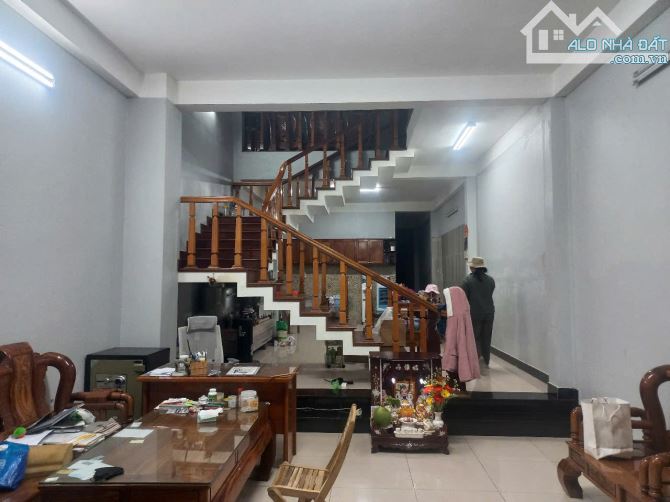 Bán Nhà 2 T Mặt Tiền Nguyễn Chánh Cực Đẹp Toàn Nội Thất Xịn Dt 200m2 Ngang 5m Chỉ 9.5 Tỷ - 7