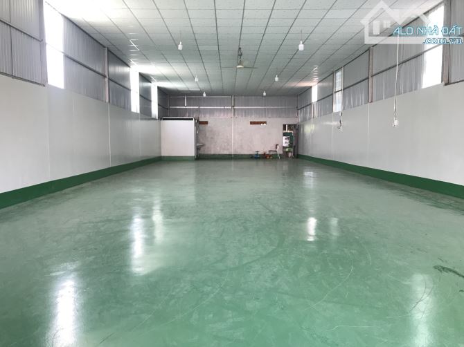 Cho thuê mặt bằng nhà xưởng nền epoxy 250m2