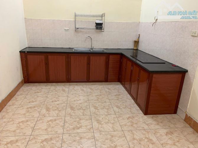 Cho thuê nhà riêng nguyên căn 40 Hào Nam, 3 tầng, 50m2, 4 ngủ, 3 WC, 14 Triệu - 1