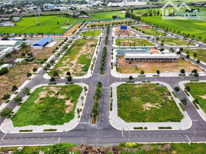Đất Chính chủ Giá RẼ Đối Diện Ecopark 220ha, 1-0m2, Ecopark Bến Lức, Sổ Hồng Riêng, 1tỷ9 - 1