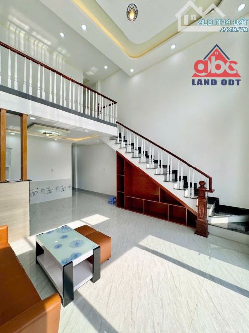 Nhà Gần Chợ Phường Hóa An Biên Hòa 90m2 2 tỷ 650 Full THổ Đường 2 Ô tô né nhau - 1