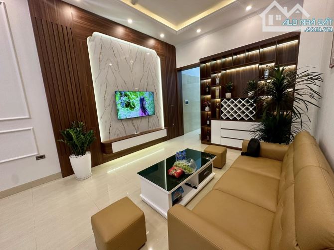 Bán nhà Thanh Liệt-Thanh Trì 30m2,vài bước ra phố,nhà mới đẹp giá nhỉnh 4,6 tỷ - 1