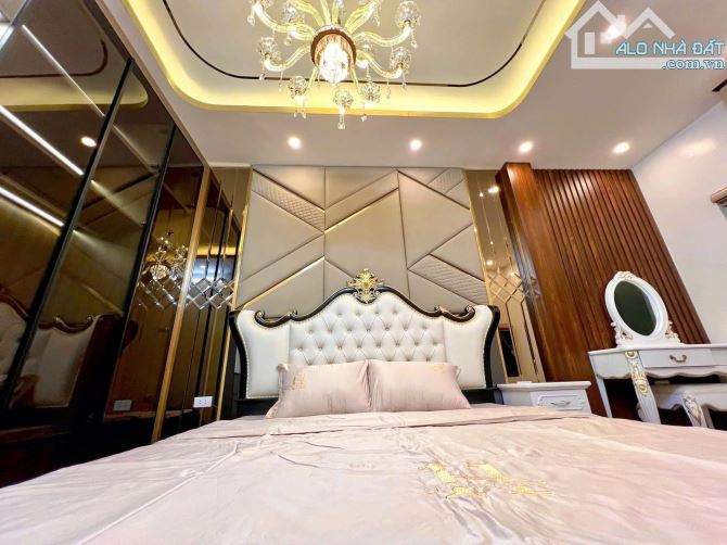 ĐỘI CẤN 28M2- SÁT PHỐ- HÀNG XÓM LĂNG BÁC- NT LUXURY 5 SAO- TK HIỆN ĐẠI- DÂN TRÍ CAO - 2