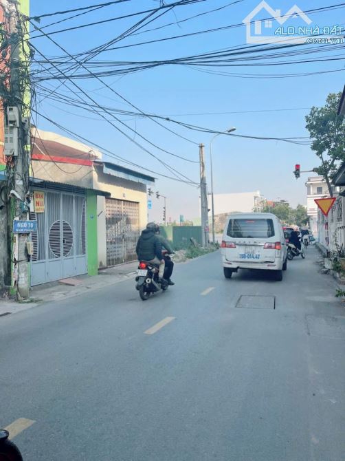 Spđc Nóng 🥵 Hàng siêu hót tại ngõ 16 Nam Phong . Bìa đỏ 42,9m hướng TTT Gia chỉ 990 triệu - 2