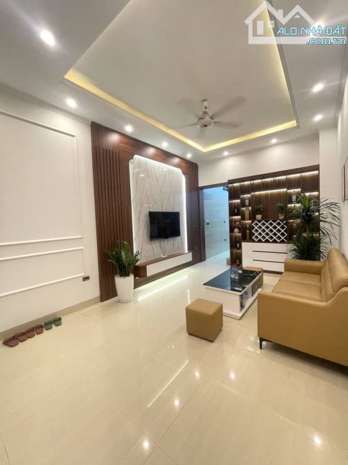 Bán nhà Ngã Tư Sở, Thanh Xuân, 46m2*5T, 2 mặt ngõ giá chỉ 8 tỷ có thương lượng - 2