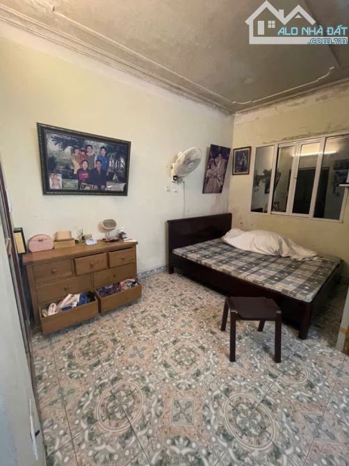 Bán nhà Quận Hai Bà Trưng - Hơn 3 Tỷ - 22 m2 x 4 Tầng - Sổ vuông - Phố Đê Trần Khát Chân - 2