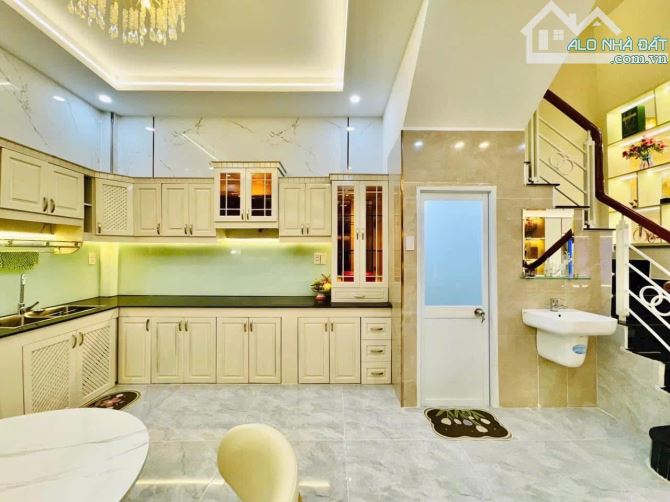 Hàng hiếm tại Hậu Giang, Q6. Giá 3Tỷ 690/ 52m2, 3PN + 3WC, sổ sẵn, LH. Thanh để xem nhà - 2