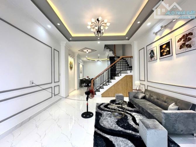 Lê Quang Định, Bình Thạnh - Nhỉnh 9 tỷ 50m2 4 tầng - Xe hơi ngủ nhà - 2