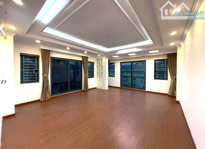 Bán Nhà Phố Nguyễn Cơ Thạch, Mỹ Đình, Vỉa hè, Kinh Doanh. DT: 60m2, 5 tầng. Giá: 22.68 tỷ - 3