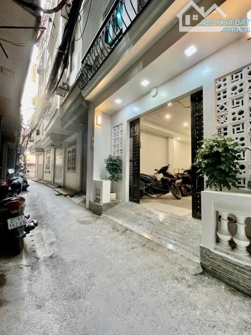 29.8 tỷ. Căn hộ dịch vụ Chùa Láng. 25 phòng doanh thu 160 triệu - 3