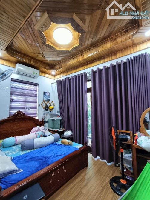 CHỦ NGỘP GIẢM 1,5 TỶ ! BIỆT THỰ sát MẶT TIỀN TRẦN CAO VÂN ĐÀ NẴNG: 10 x19,7m 3 TẦNG 8 PN - 3