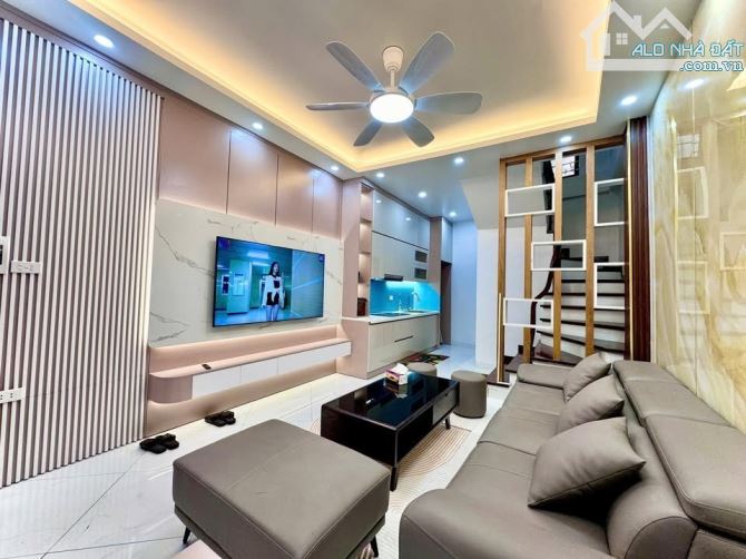 Cần bán nhà HXH Mễ TRÌ HẠ, nhà đẹp, DT35m2X4mt.Ô TÔ-NHÀ QUAN LỘC-SỔ VUÔNG.CHỉ 6 tỷ hơn - 3