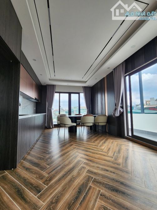 Bán Nhà Lô Góc Nguyễn Văn Cừ, Gara Ô tô, 6 Tầng Thang Máy, 52m2, MT Hơn 4m Giá Hơn 15 Tỷ - 3