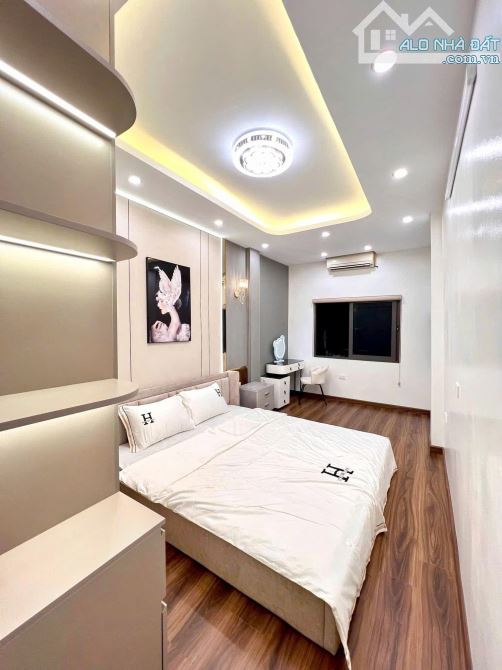 ĐỘI CẤN 28M2- SÁT PHỐ- HÀNG XÓM LĂNG BÁC- NT LUXURY 5 SAO- TK HIỆN ĐẠI- DÂN TRÍ CAO - 4