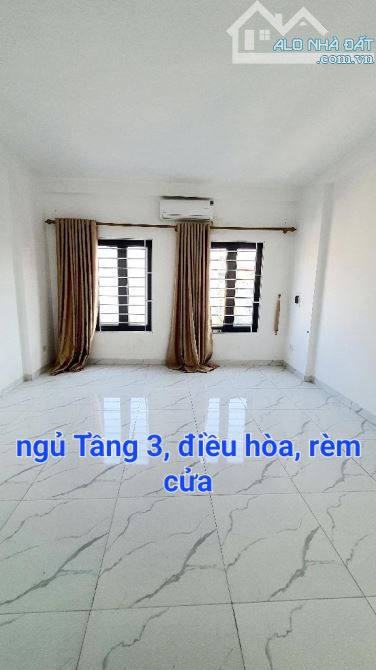 BÁN NHÀ THẠCH BÀN - Ô TÔ ĐỖ CỬA - 31M2 GIÁ 4,8 TỶ - 4