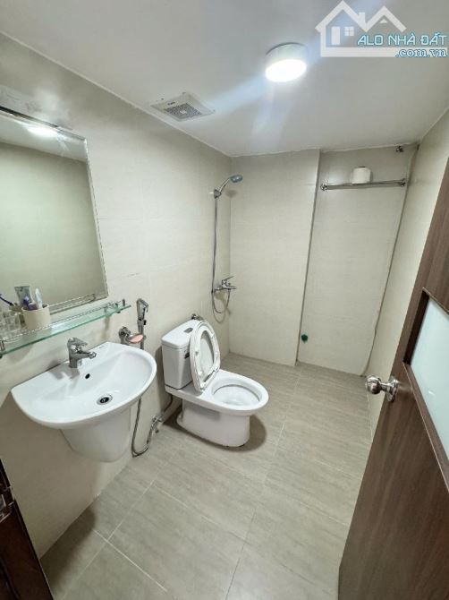 NGUYỄN VĂN CỪ PHỐ VIP DT 47M2 , Ô TÔ THÔNG , GARA Ô TÔ , GIÁ CHỈ 10.2 TỶ CHỐT NHANH ĐI Ạ - 4