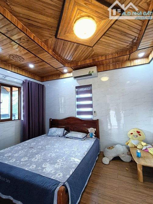 CHỦ NGỘP GIẢM 1,5 TỶ ! BIỆT THỰ sát MẶT TIỀN TRẦN CAO VÂN ĐÀ NẴNG: 10 x19,7m 3 TẦNG 8 PN - 4