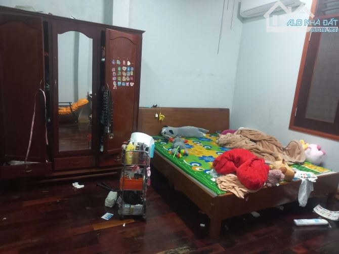 Bán Nhà 2 T Mặt Tiền Nguyễn Chánh Cực Đẹp Toàn Nội Thất Xịn Dt 200m2 Ngang 5m Chỉ 9.5 Tỷ - 4