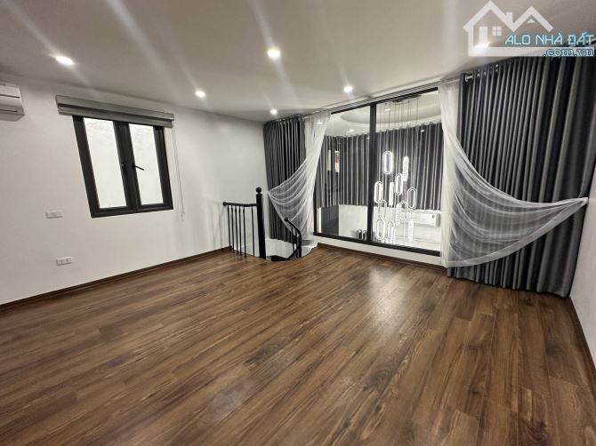 Bán nhà Phố Nguyễn Cao, Bạch Đằng, Hai Bà Trưng, Gần Lương Yên, Lò Đúc. Giá: 12 Tỷ. 6 Tầng - 6