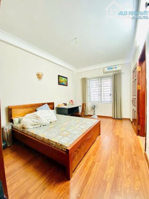 Khu vực trung tâm quận Đống Đa - cách ô tô 50 m hồ ba mẫu - thửa đất vuông đẹp mặt tiền rộ - 6