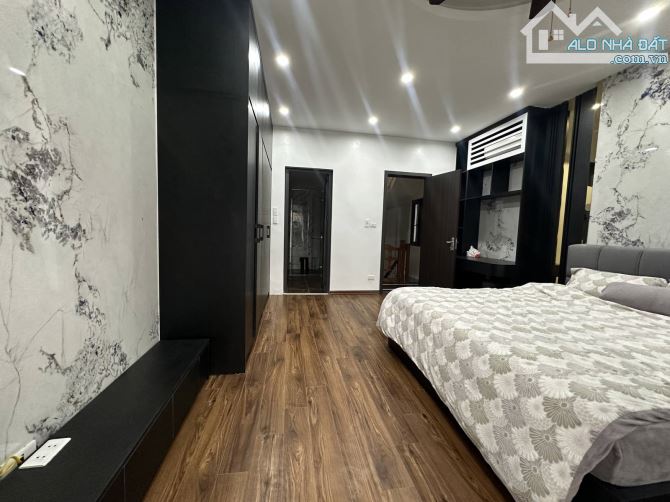 Bán nhà Phố Nguyễn Cao, Bạch Đằng, Hai Bà Trưng, Gần Lương Yên, Lò Đúc. Giá: 12 Tỷ. 6 Tầng - 8