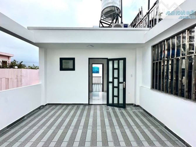 Lê Quang Định, Bình Thạnh - Nhỉnh 9 tỷ 50m2 4 tầng - Xe hơi ngủ nhà - 9