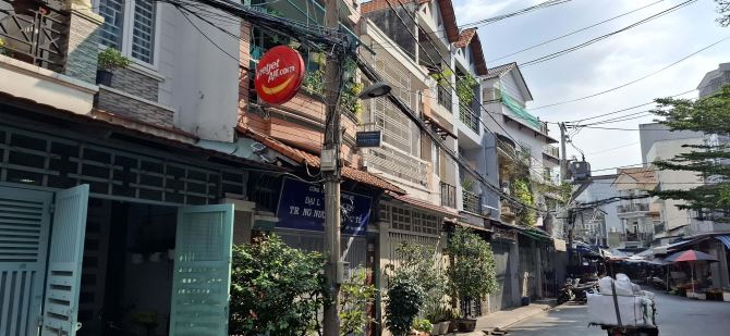 Bán nhà mới 2 tầng, HXH Nguyễn Trọng Tuyển, DT 50m2 (4.2x12m), giá 5.7 tỷ