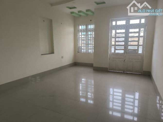 Bán nhà mới 2 tầng, HXH Nguyễn Trọng Tuyển, DT 50m2 (4.2x12m), giá 5.7 tỷ - 2