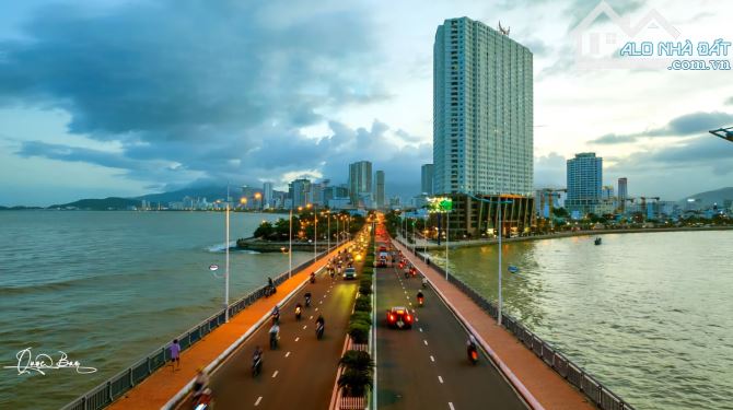 Bán căn View biển, trung tâm thành phố, full nội thất, chung cư Mường Thanh Trần Phú, Nha